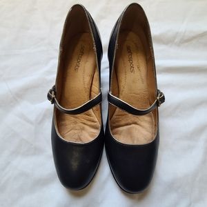 Softspots Navy Mary Jane with Metallic Trim Leather Pumps Size 7.5